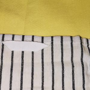 Pamut konyharuha fekete vékony csíkos, akasztós, 45X60 cm