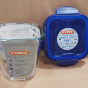 Pyrex Cook&Go; szögletes üvegtál+műa.fedő, 12X12X12 cm, 0,8 liter, 203243