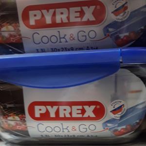 Pyrex Cook Go; szögletes sütőtál, műanyag tető, 30X23X9 cm, 3,3 liter, 203208