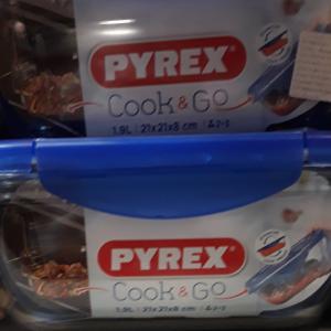 Pyrex Cook Go; szögletes üvegtál, műanyag tető, 21X21X8 cm, 1,9 liter, 203210