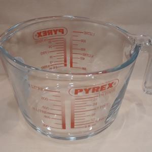 PYREX mércés kancsó, 1 liter, mérő kancsó, 203024