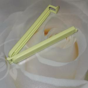 Tasak lezáró csipesz, műa., nagy (10,5 cm), sárga, 1 db, P048