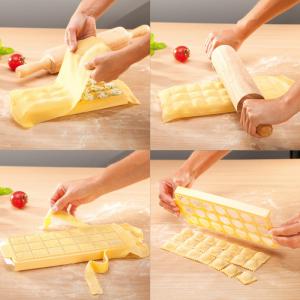 Tescoma Delícia műanyag ravioli formázó, kerek, 21 lyukú, 630878