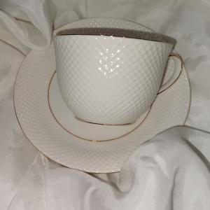 V.B.08831 Puccini porceláncsésze+alj,250ml,2 személyes,dobozban