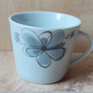 Virágos porcelán kávés csésze 20cl, alátéttel, 1db