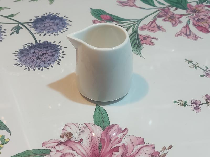 Fjords 6cl porcelán tejkiöntő