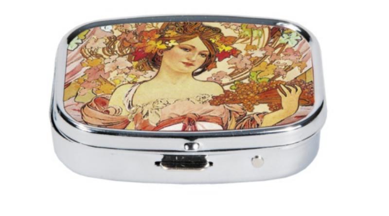 FRI.18249 Gyógyszeres fémdoboz 2 fakkos, 5,1x1,8x3,6cm, Mucha:Louise