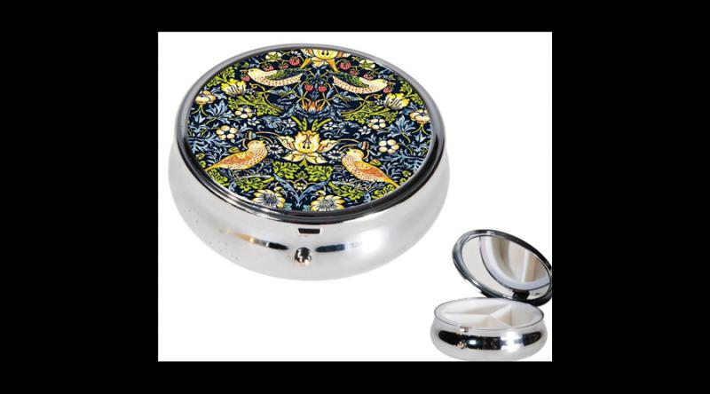 FRI.19961 Gyógyszeres fémdoboz 3 fakkos 6x2,1cm, William Morris: The strawberry tief