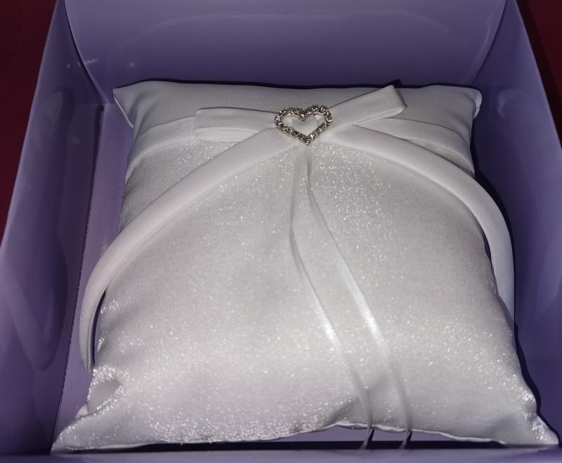 Gyűrűtartó párna, fehér, 17x17 cm, 1 db