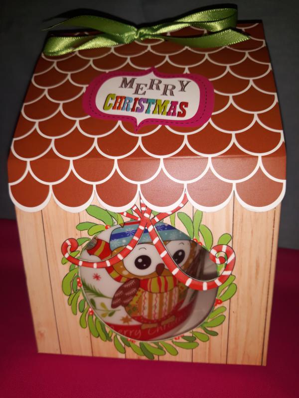 Karácsonyi baglyos porcelán bögre ablakos-házikós díszdobozban, 38 cl,  243084