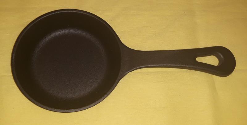 LAVA MINI sütő öntöttvas, mély, nyeles, 12 cm, 290016