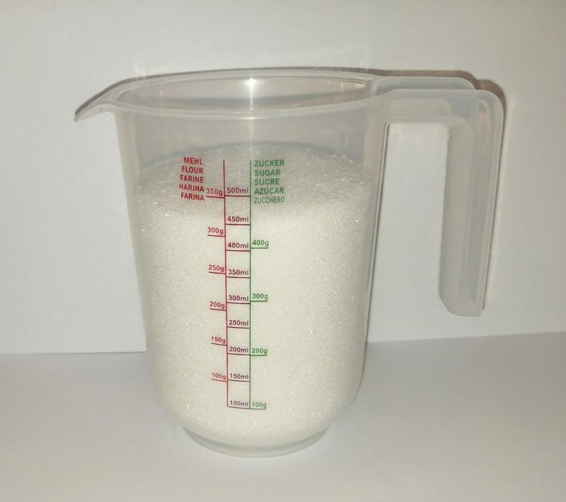 Műanyag mércés kancsó, 500ml