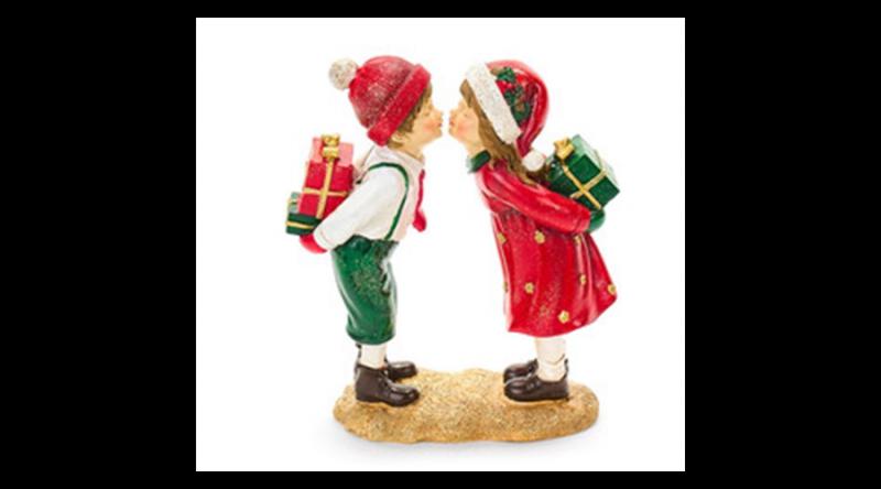 N.S.QHK251807 kisfiú-kislány csomagokkal, 15x6x18cm, műanyag dekorfigura