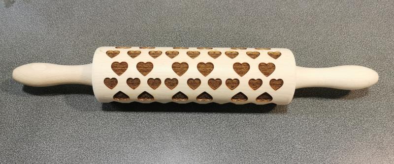 Nyújtófa szívecske mintás, 40 cm, 1 db, 302103