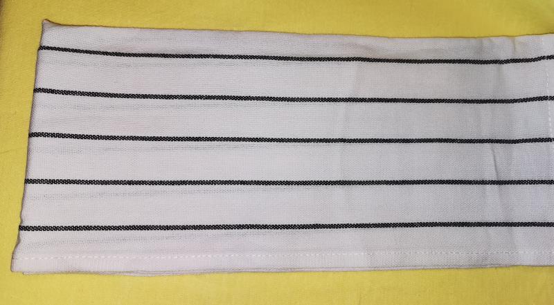 Pamut konyharuha akasztóval, fekete széles csíkos, 45X60 cm