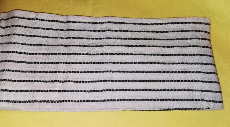 Pamut konyharuha fekete vékony csíkos, akasztós, 45X60 cm