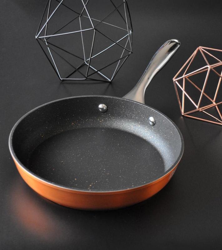 Pintinox Materic bevonatos szeletsütő rm.nyéllel, 20 cm, indukciós