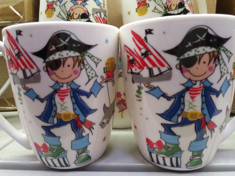 Porcelán bögre, lány mintával, 34 cl, 243050