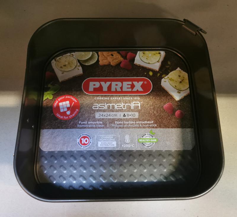 Pyrex Asimetria bevonatos tortaforma, 24X24 cm, 203245