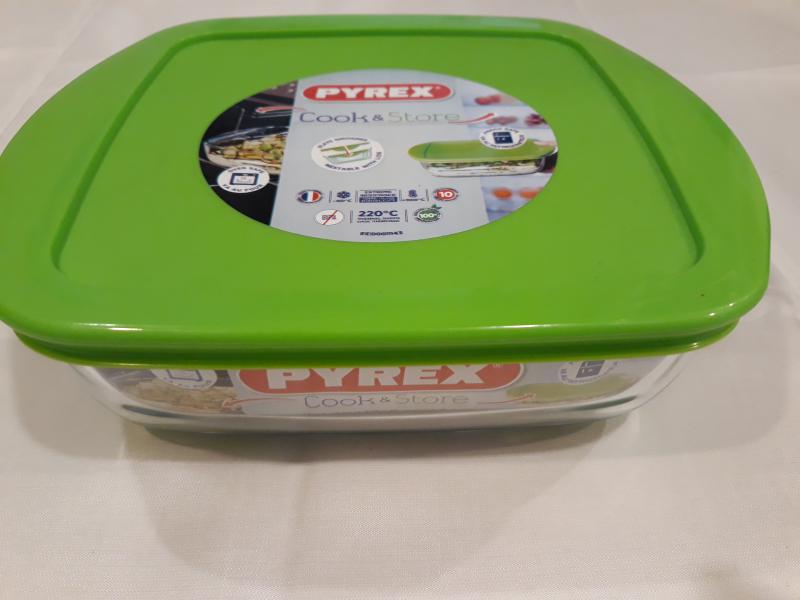 PYREX COOK & STORE szögletes üvegedény+műa.fedő, 20X17X6 cm, 1l, 203133