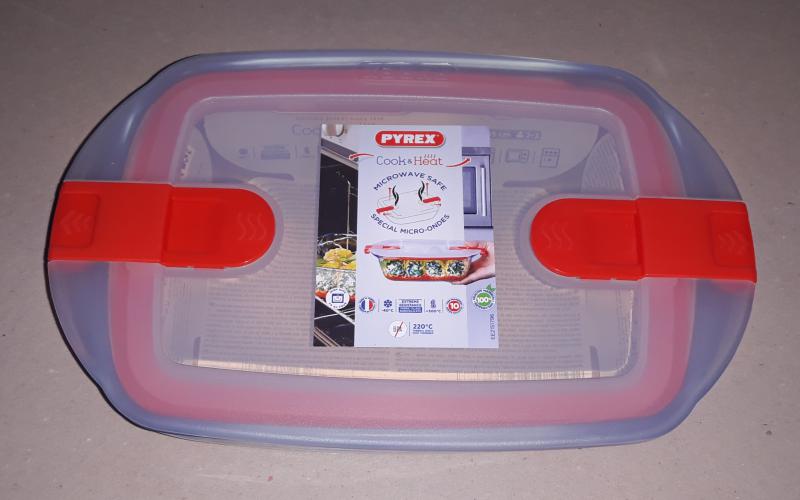 Pyrex Cook Heat; szögletes sütőtál, műanyag tető, 1,2 liter, 23X15X7 cm, 203222