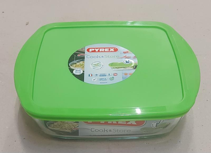 Pyrex Cook Store; szögletes üveg sütőtál műanyag tető, 25X22X7 cm, 2,2 liter, 203062