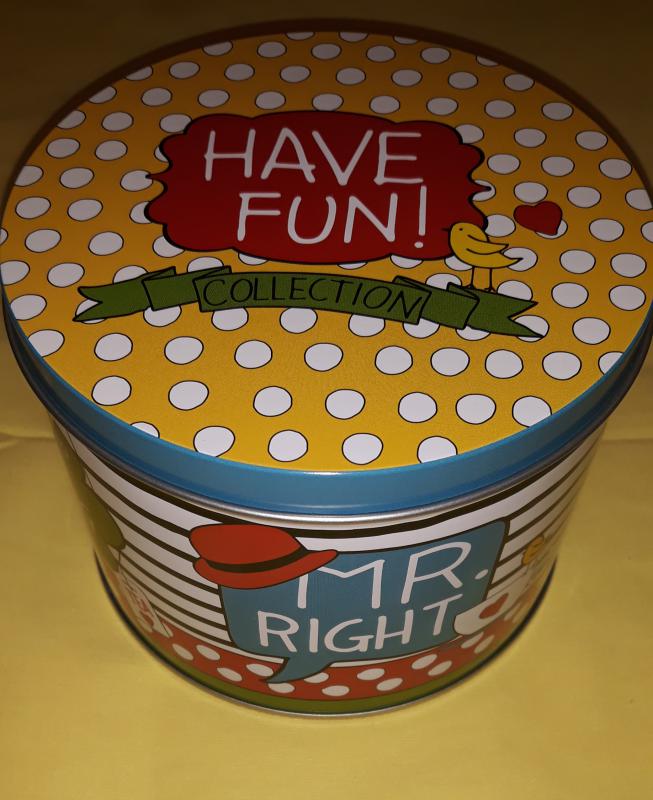 R2S Coffee break porcelán bögre litografált díszdobozban, kék pöttyös, 35 cl, 153432