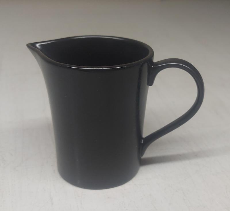 RAK EDGE porcelán tejkiöntő, fekete, 15 cl, EDCR15