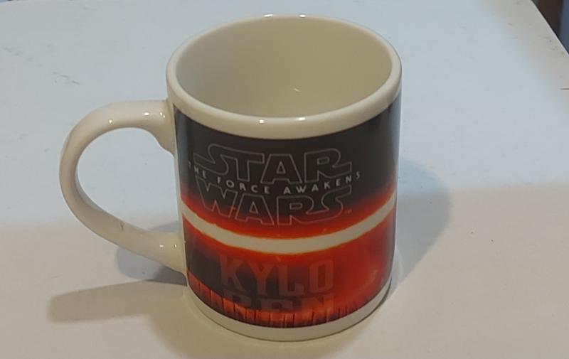 Star Wars Kylo Ren porcelán bögre, 2dl