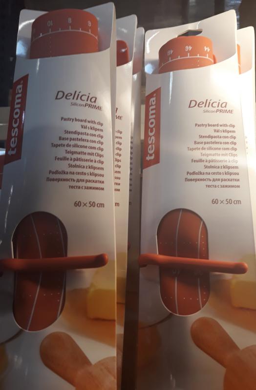 Tescoma Delícia Siliconprime szilikonos nyújtólap klipsz-szel, mértékjelöléssel, 60X50 cm, 629449
