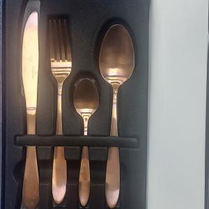 Berlinger H. Rosegold szatén 24 részes evőeszköz készlet BH-2213A