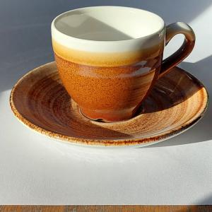Churchill Monochrome Barna kerámia kávéscsésze, réz színű alátéttel, barna csésze, 9cl
