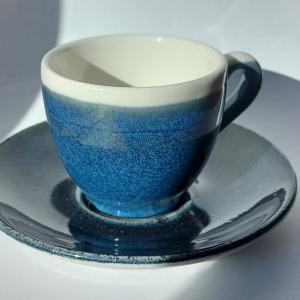 Churchill Monochrome Blue kerámia kék kávéscsésze, sötétebb kék alátéttel, 9cl