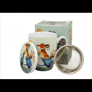 D.G.53845 Porcelánbögre tetővel, fémszűrővel, 360ml, dobozban, Dog on a scooter