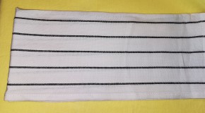 Pamut konyharuha akasztóval, fekete széles csíkos, 45X60 cm