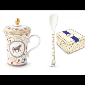 P.M.PM0139CHEV Porcelánbögre 300ml tetővel,kanállal dobozban, Cheval