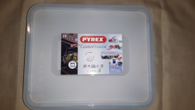 Pyrex Cook Freeze; szögletes sütőtál műanyag tetővel, 27X22X9 cm, 4 liter, 203232