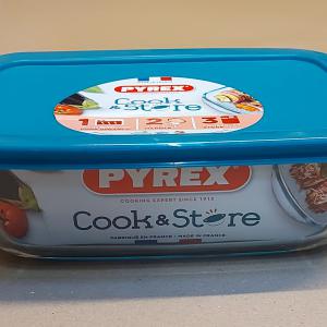 PYREX COOK STORE szögletes üveg sütőtál, műanyag tető, 23X15X6 cm, 1,1 liter, 203063
