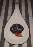 R2S.1608KIBK Porcelán fakanáltartó (kanál alakú), 27x12 cm, Kitchen Basics