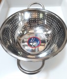 Salvinelli rozsdamentes talpas tésztaszűrő, 24 cm, 430099