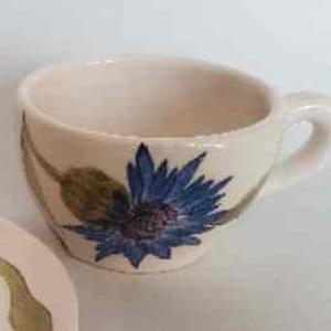 Vanilia Kerámia 11-05 Búzavirágos kávéscsésze,kerámia,1,5dl,kézzel festett, V.K.11-05