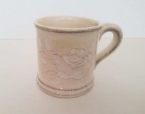 Vanilia Kerámia 31-07-03, Domború mintás teás egyenes bögre, virágos natúr,kerámia, V.K.31-07-03