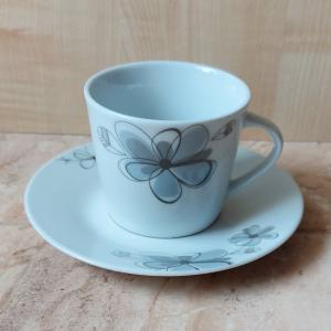 Virágos porcelán kávés csésze 20cl, alátéttel, 1db