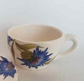 Vanilia Kerámia 11-07 Búzavirágos teáscsésze, 3 dl ,kerámia, kézzel festett, V.K.11-07