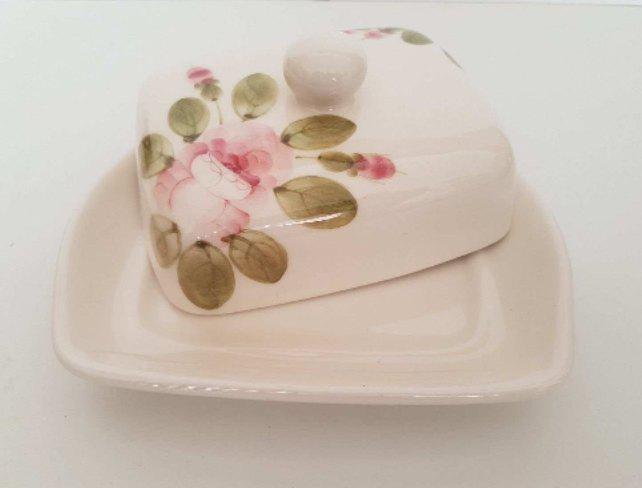 Vanilia Kerámia 44-35, Romantik rózsás vajtartó,kerámia, sima vagy fodros szélű, V.K.44-35