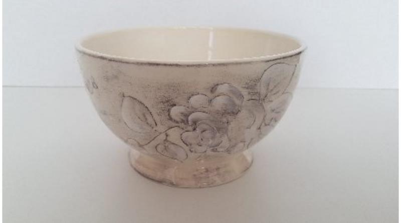 V.K.31-12 Domború mintás müzlistál,virágos natúr, kerámia,kézzel festett-dia15x9cm-6dl