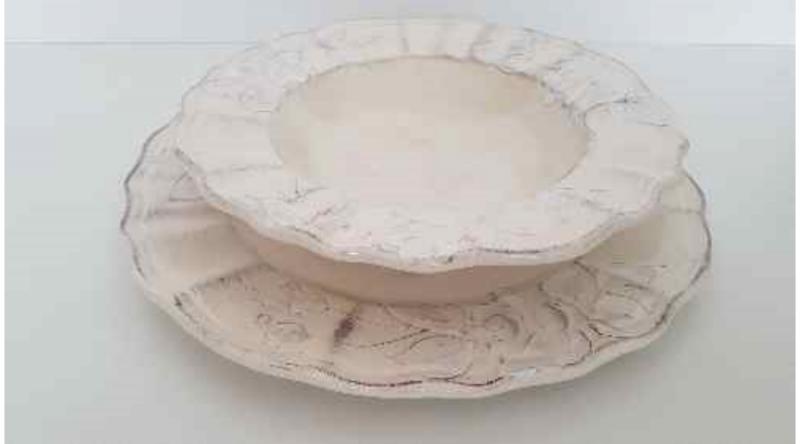 V.K.31-24 Domború mintás mélytányér,virágos natúr,kerámia, kézzel festett-dia.24x5cm