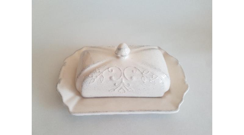 V.K.34-35 Romantik csipkés vajtartó,natur,fodros:22x15x9 cm,kerámia,kézzel festett