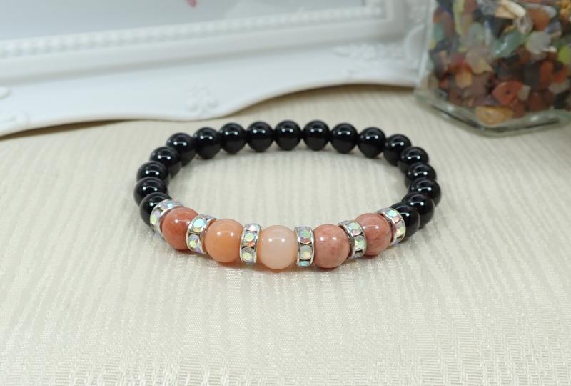 Barackszín aventurin és ónix karkötő