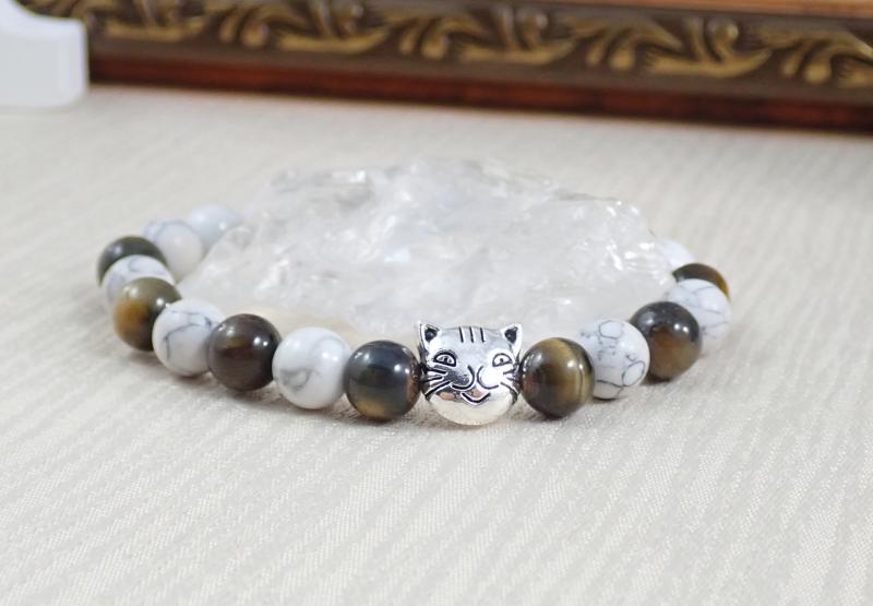 Cicafejes karkötő, howlit és tigrisszem